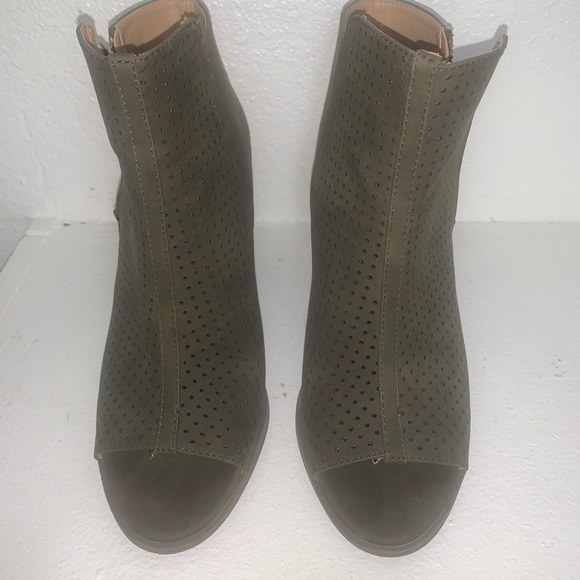 Navy Green Suede Heels - Picture 3 of 4